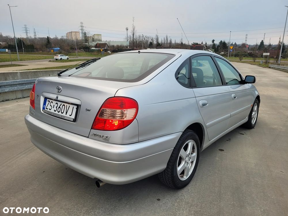Toyota Avensis - 6