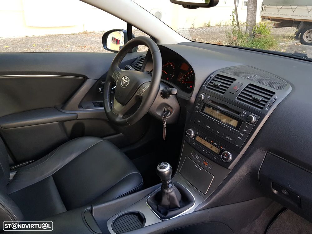Toyota Avensis SW 2.0 D-4D Exclusive - 49