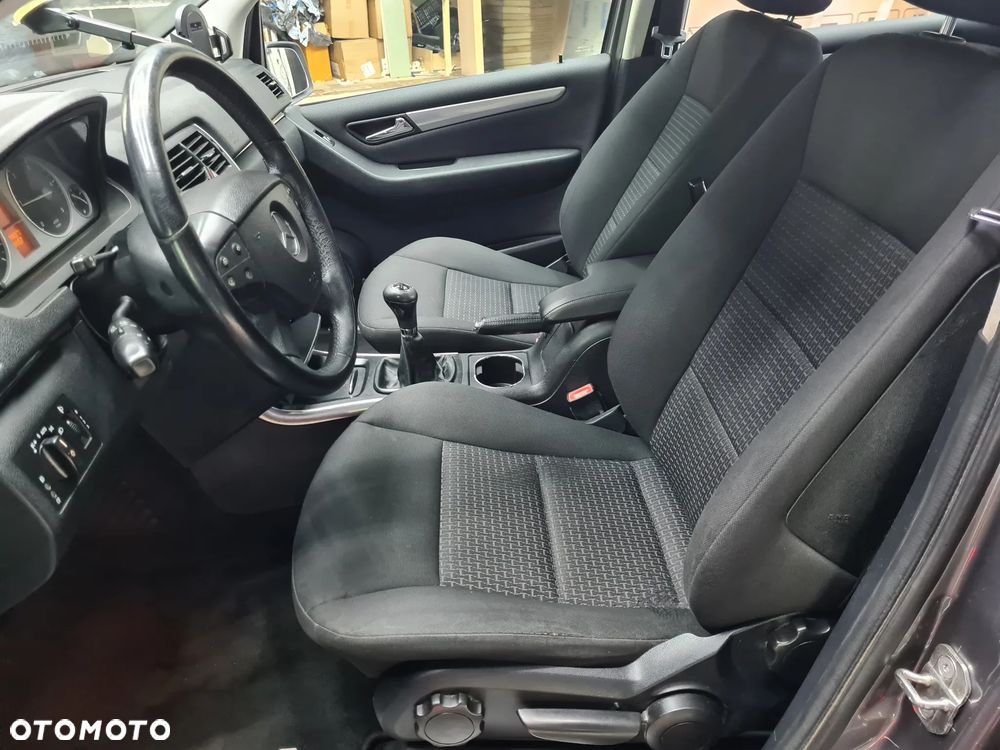 Mercedes-Benz Klasa B 180 CDI DPF SPORT EDITION - 26