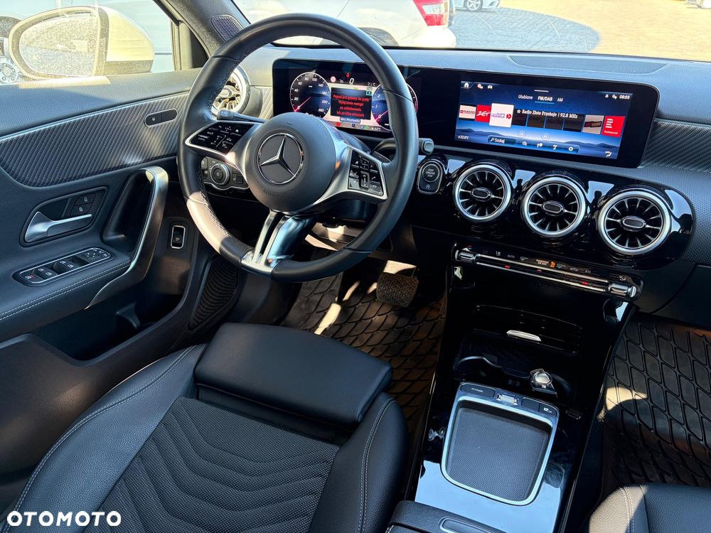 Mercedes-Benz Klasa A 220 4-Matic Progressive 8G-DCT - 9