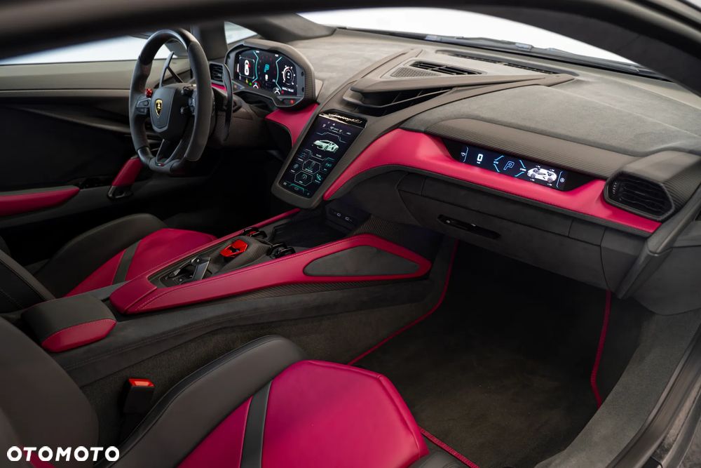 Lamborghini Revuelto - 8