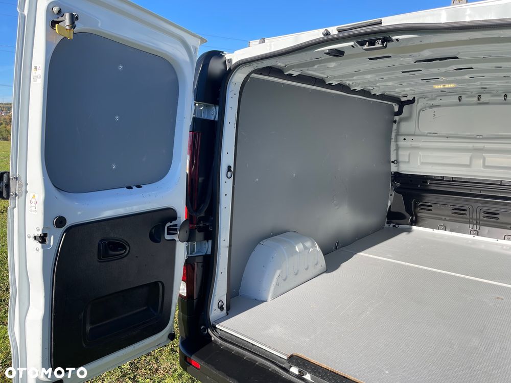 Renault Trafic - 16