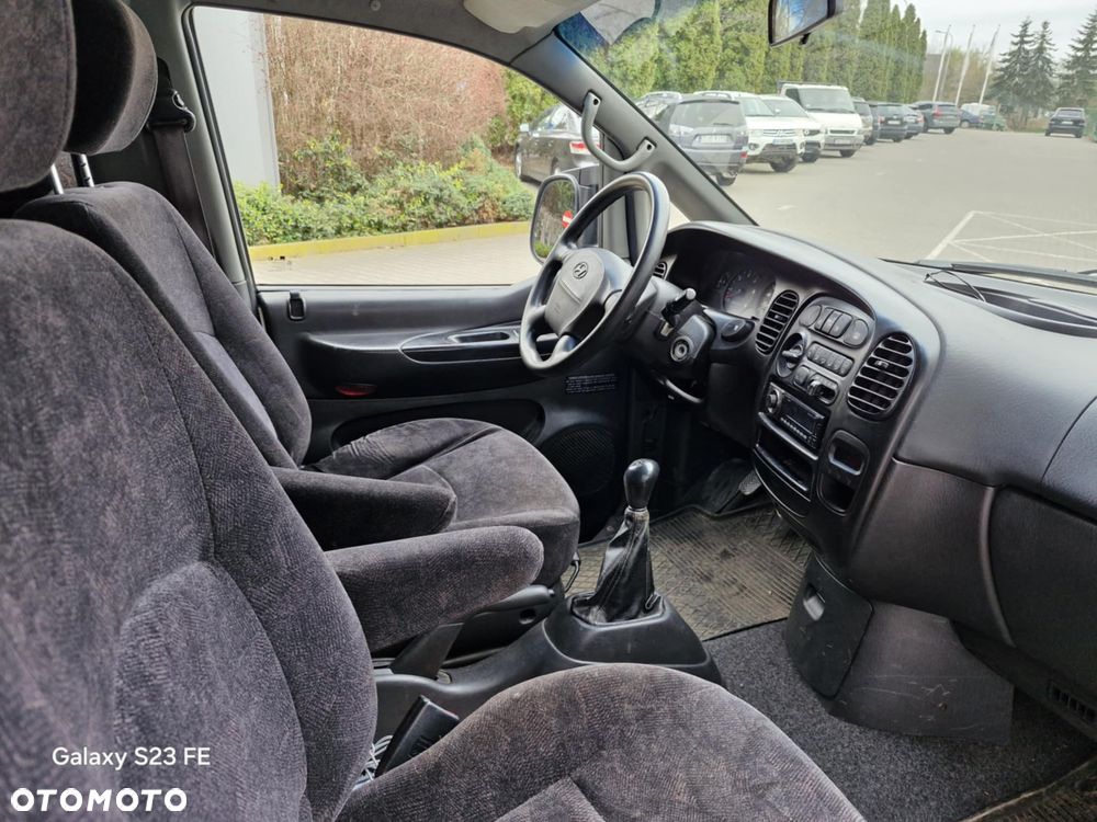 Hyundai H-1 Starex - 13