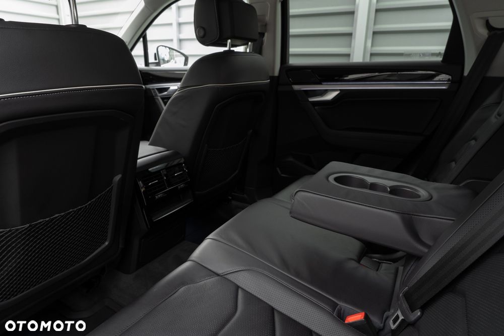 Volkswagen Touareg 3.0 V6 TFSI 4Motion R-Line - 25