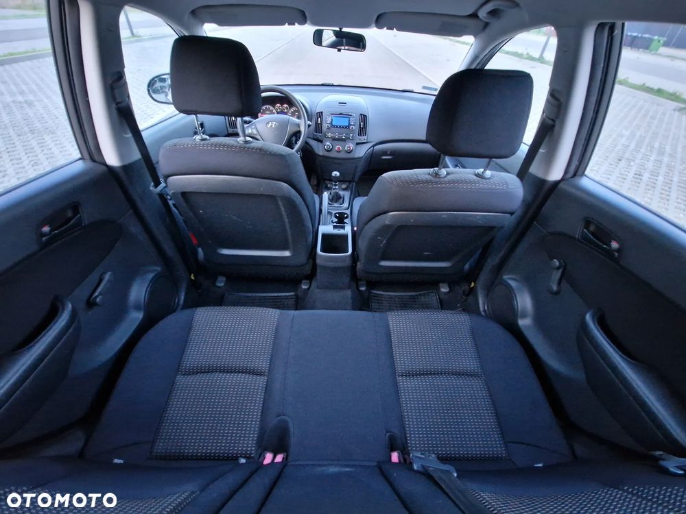 Hyundai i30 1.6 Classic + - 11