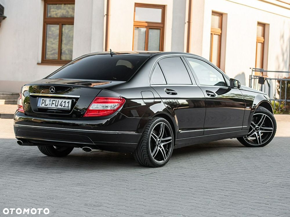 Mercedes-Benz Klasa C 350 CDI DPF 7G-TRONIC BlueEFFICIENCY Avantgarde - 16