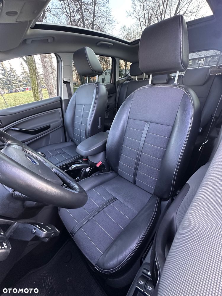 Ford Kuga 2.0 TDCi 4x4 Titanium - 6