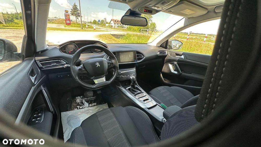 Peugeot 308 1.2 PureTech GPF Allure S&S EAT8 - 22