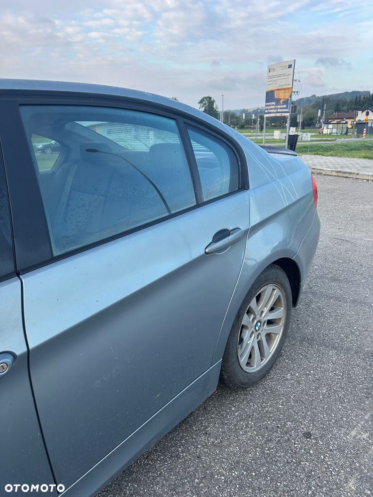 BMW Seria 3 320i - 6