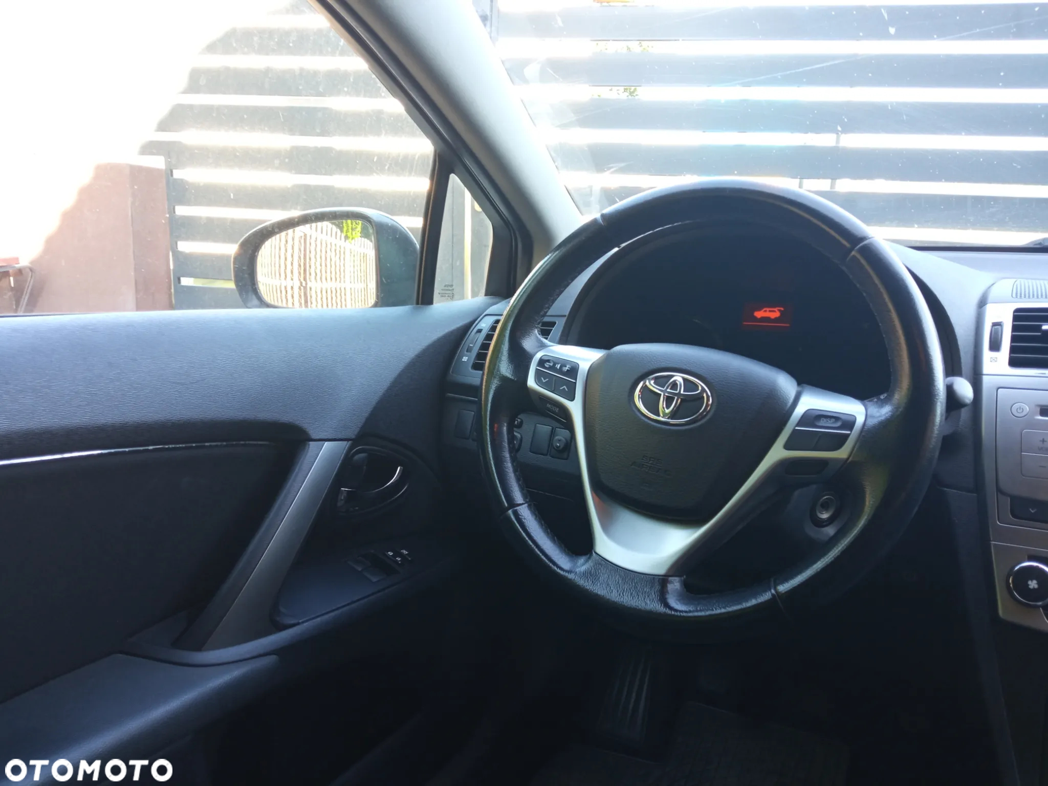 Toyota Avensis 2.0 D-4D Active - 28