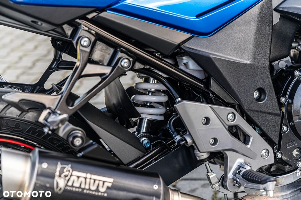Suzuki GSX-R - 27