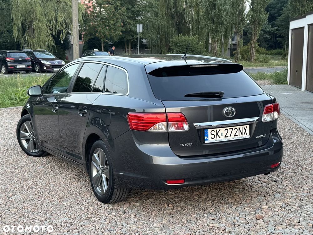 Toyota Avensis - 31