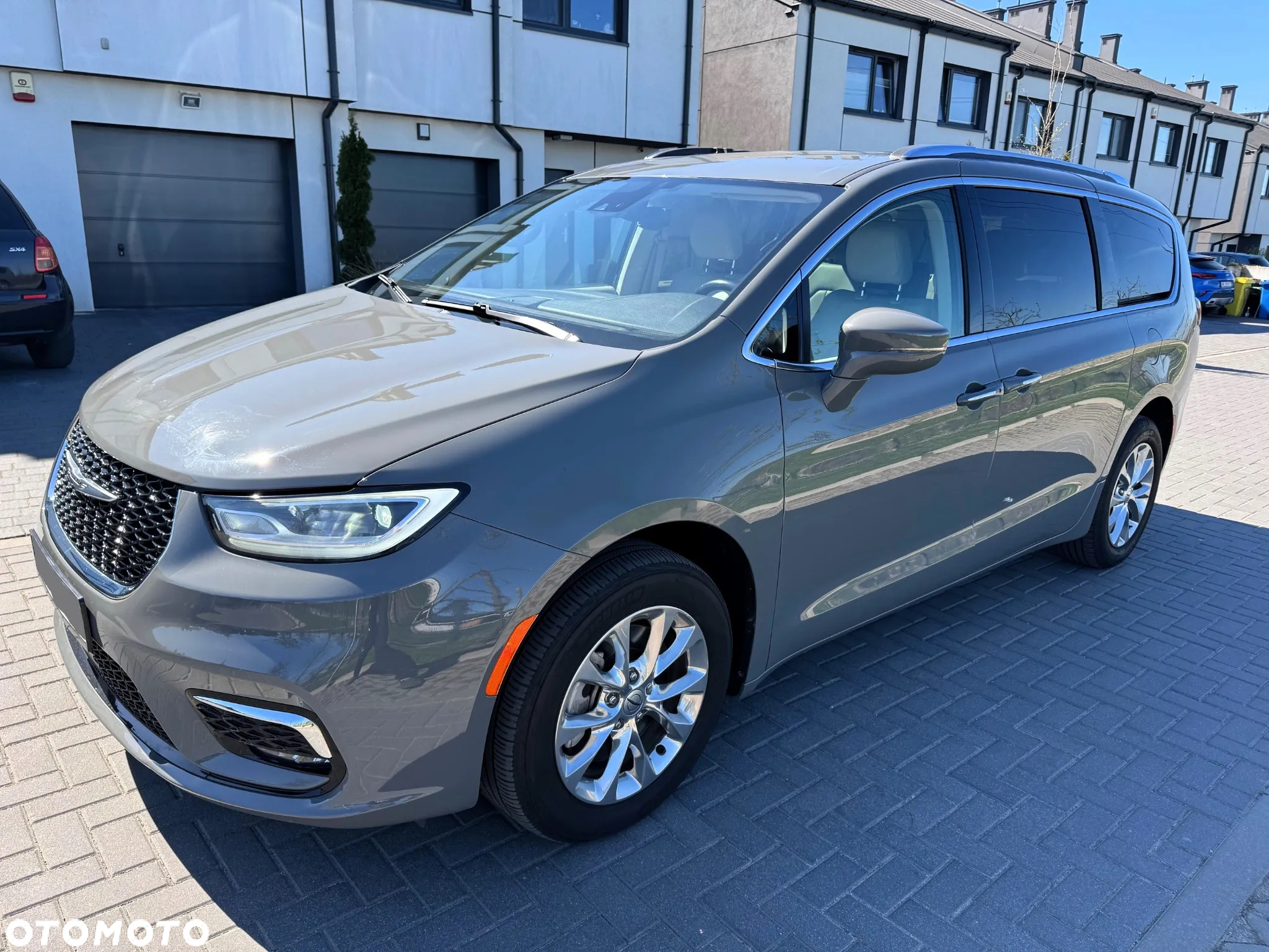 Chrysler Pacifica - 8