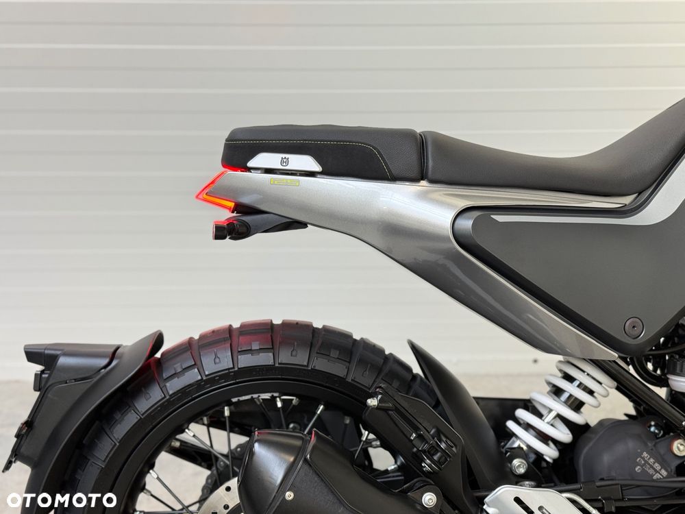 Husqvarna Svartpilen - 19