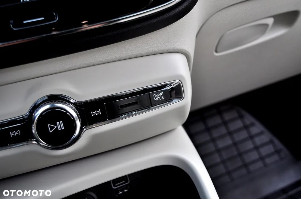 Volvo XC 40 T4 Geartronic Inscription - 30