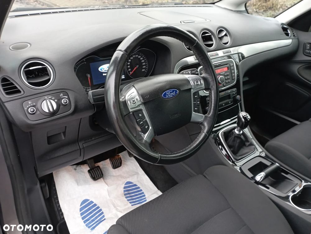 Ford S-Max - 16