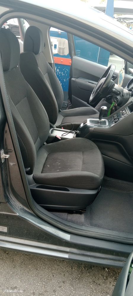 Peugeot 5008 - 19