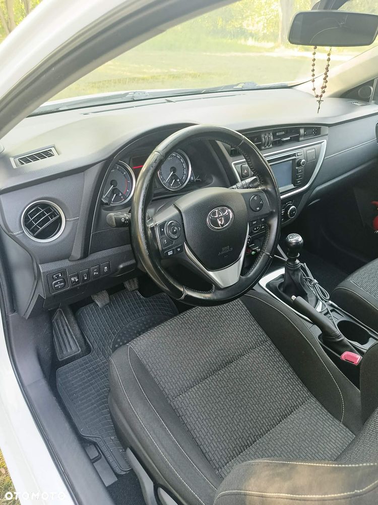 Toyota Auris 1.6 Premium - 15