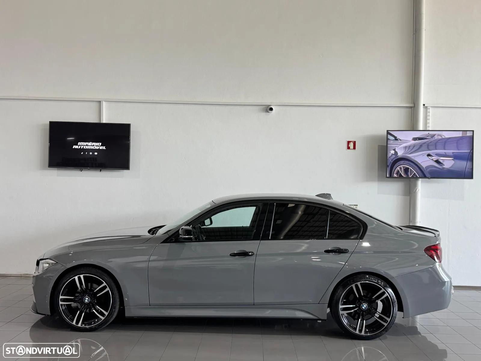 BMW 320 d EfficientDynamics Auto - 11