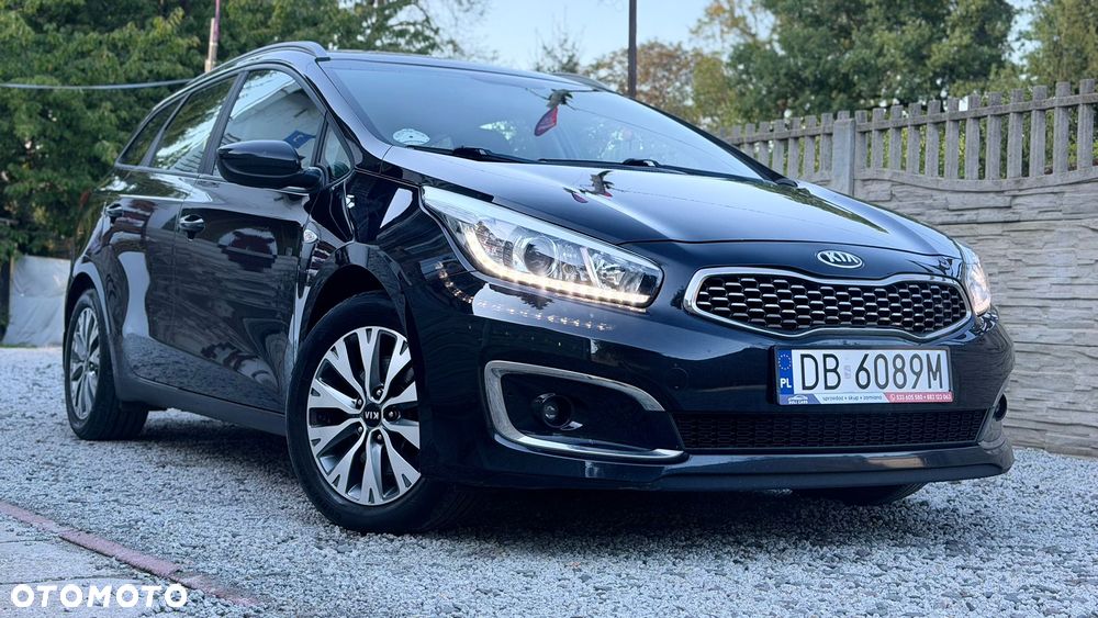 Kia Ceed - 11