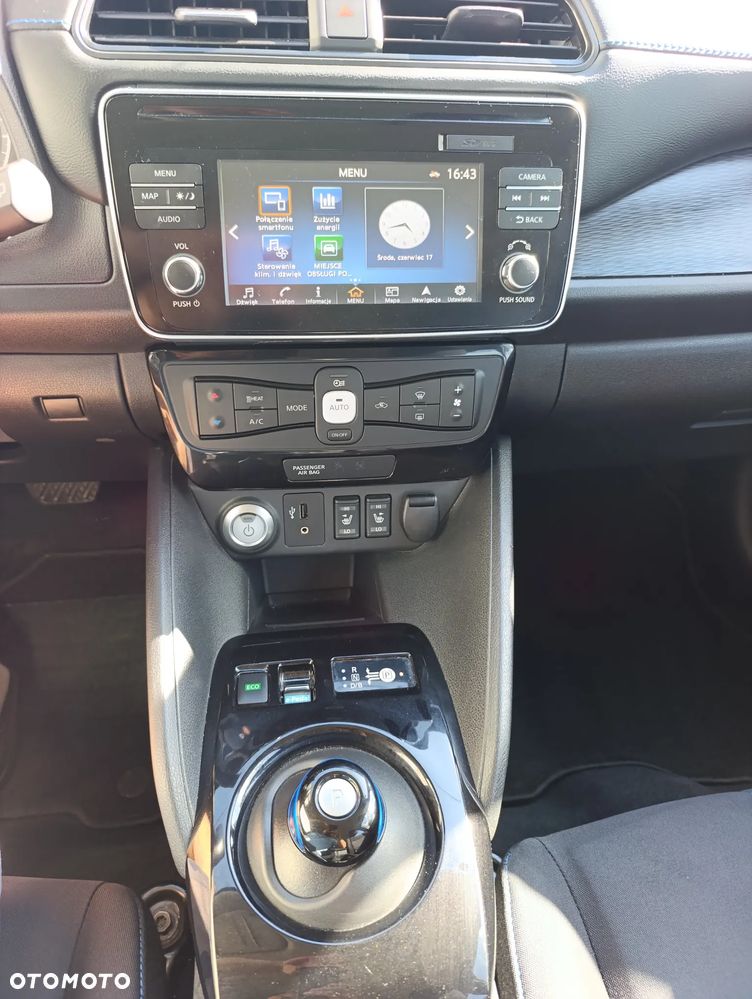 Nissan Leaf 40kWh N-Connecta - 23