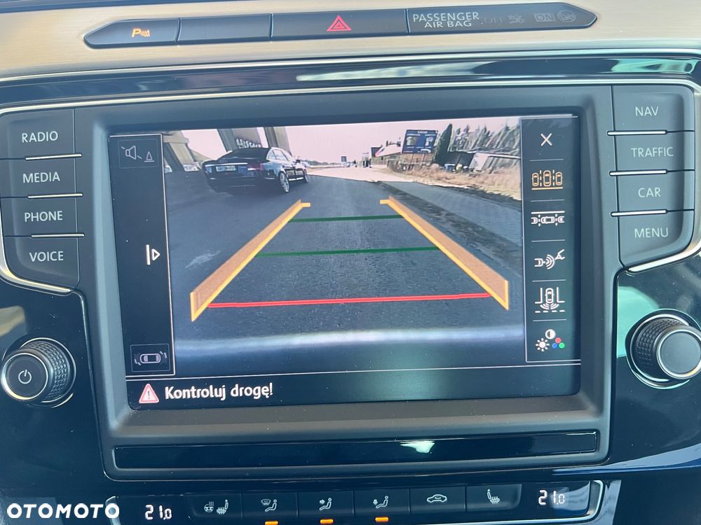 Volkswagen Passat 2.0 TDI (BlueMotion Technology) Highline - 36