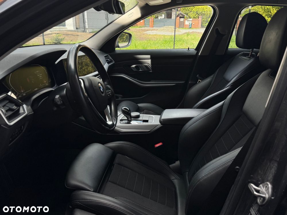 BMW Seria 3 320d xDrive Edition Luxury Line Purity - 18