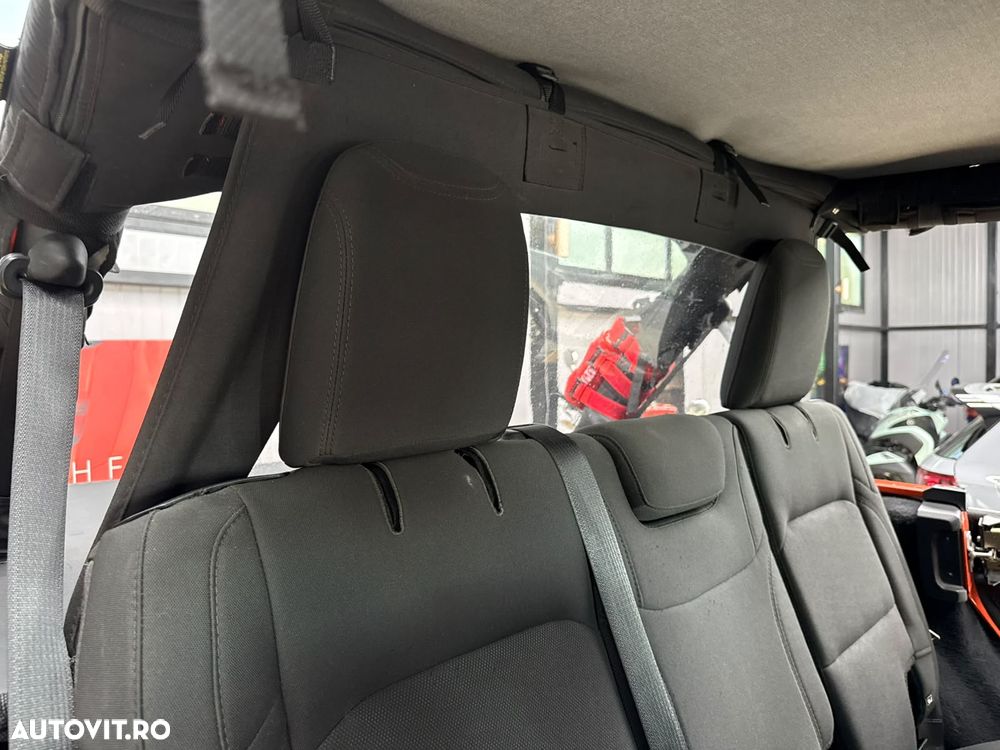 Jeep Wrangler 2.2 CRD AT8 Sahara - 25