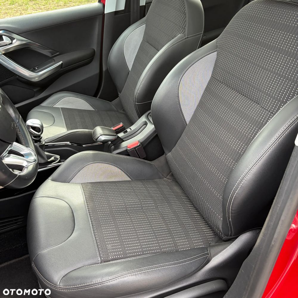 Peugeot 2008 1.2 Pure Tech GPF Allure S&S - 14