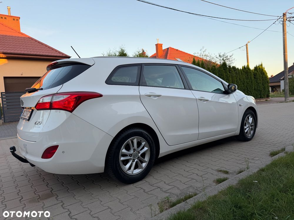 Hyundai i30 1.6 Comfort World Cup - 16