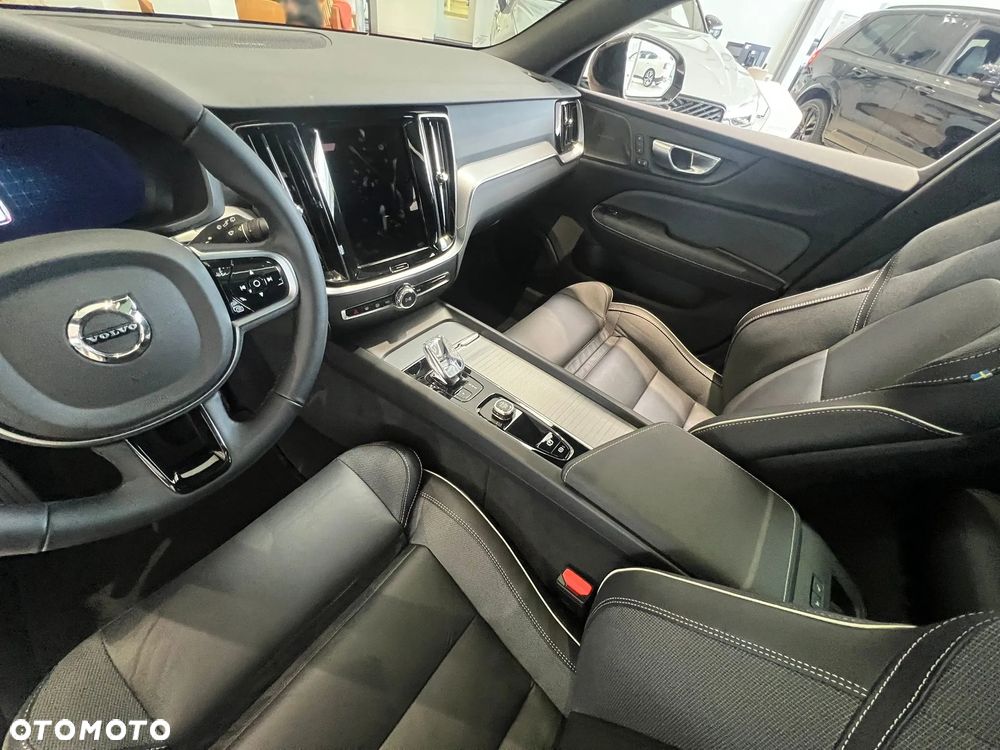 Volvo V60 B4 B Ultimate Dark - 24