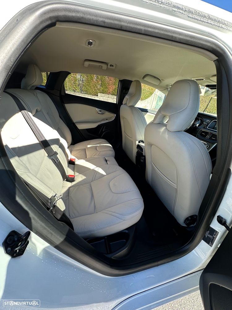 Volvo V40 D2 Momentum - 33