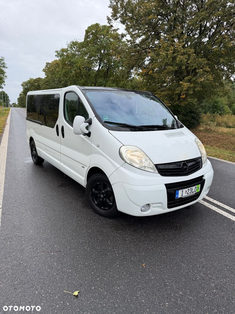 Opel Vivaro - 1