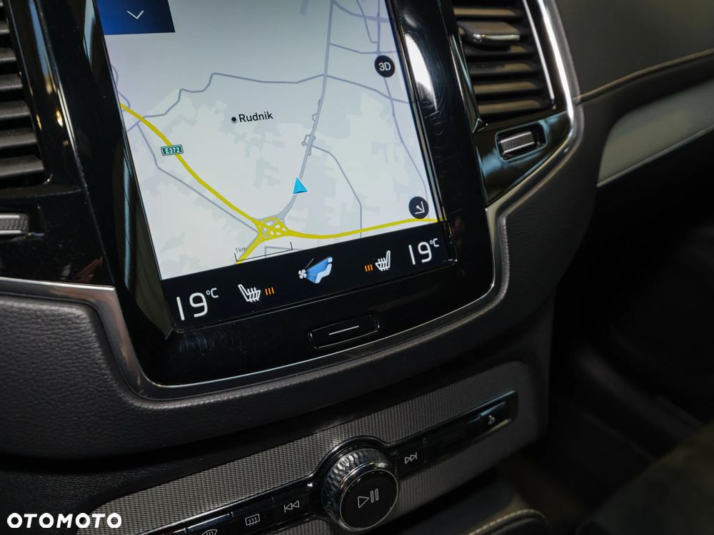 Volvo XC 90 D5 SCR AWD R-Design 7os - 26