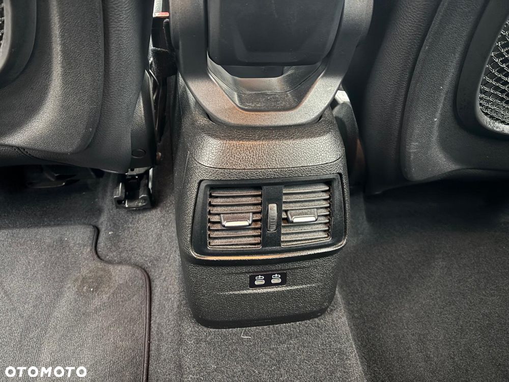 BMW Seria 2 218d Luxury Line sport - 12