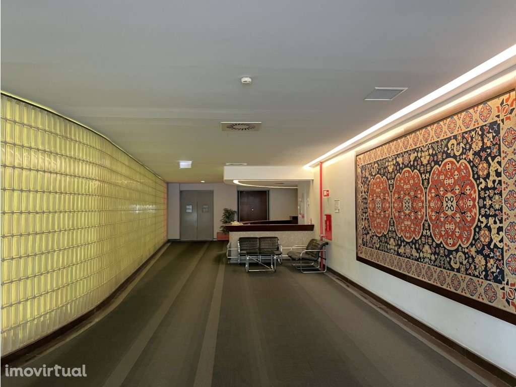 Escritório para arrendamento em Sete Rios com 848 m2 - Grande imagem: 4/5