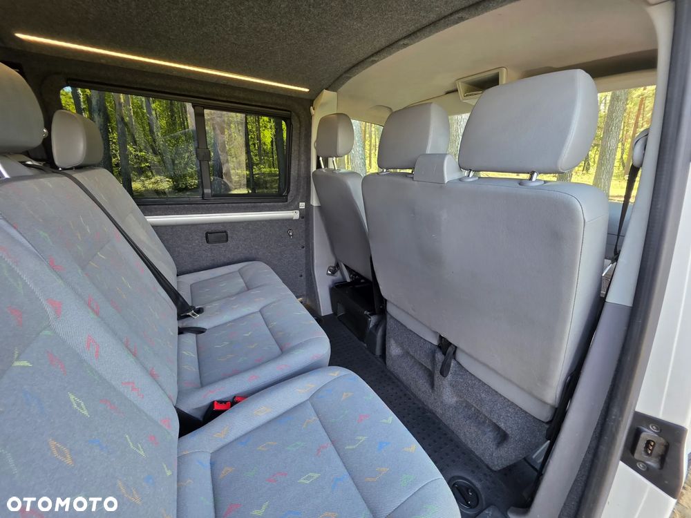Volkswagen Multivan - 20