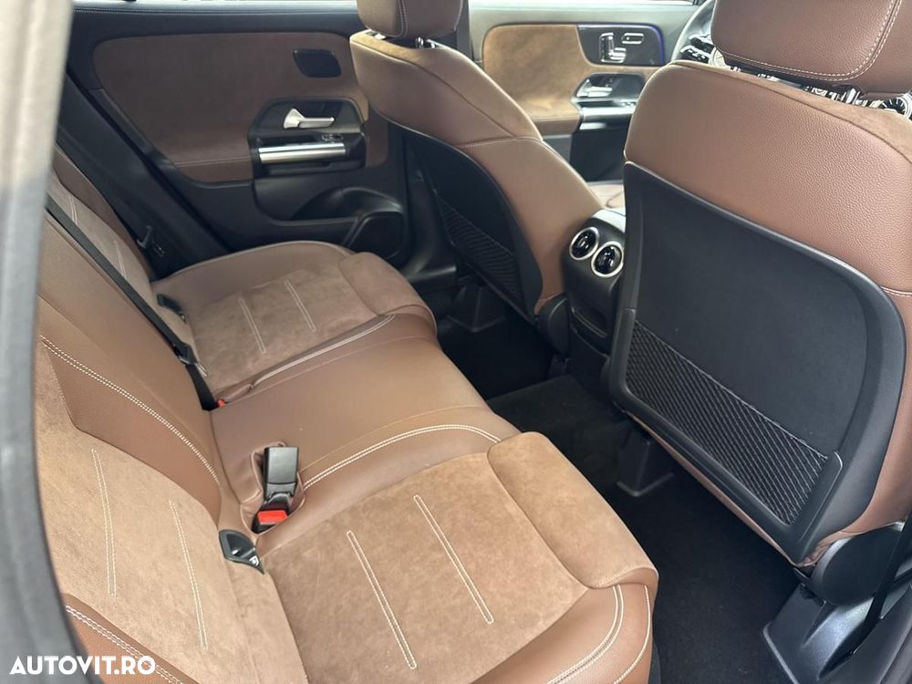 Mercedes-Benz GLA - 14