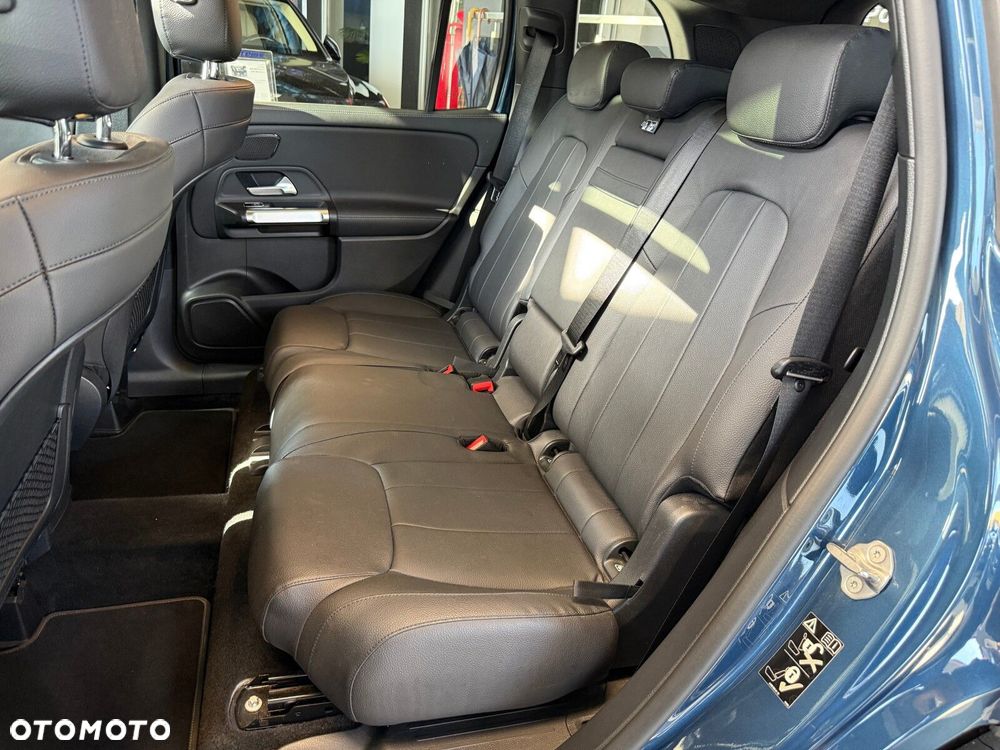 Mercedes-Benz GLB - 13