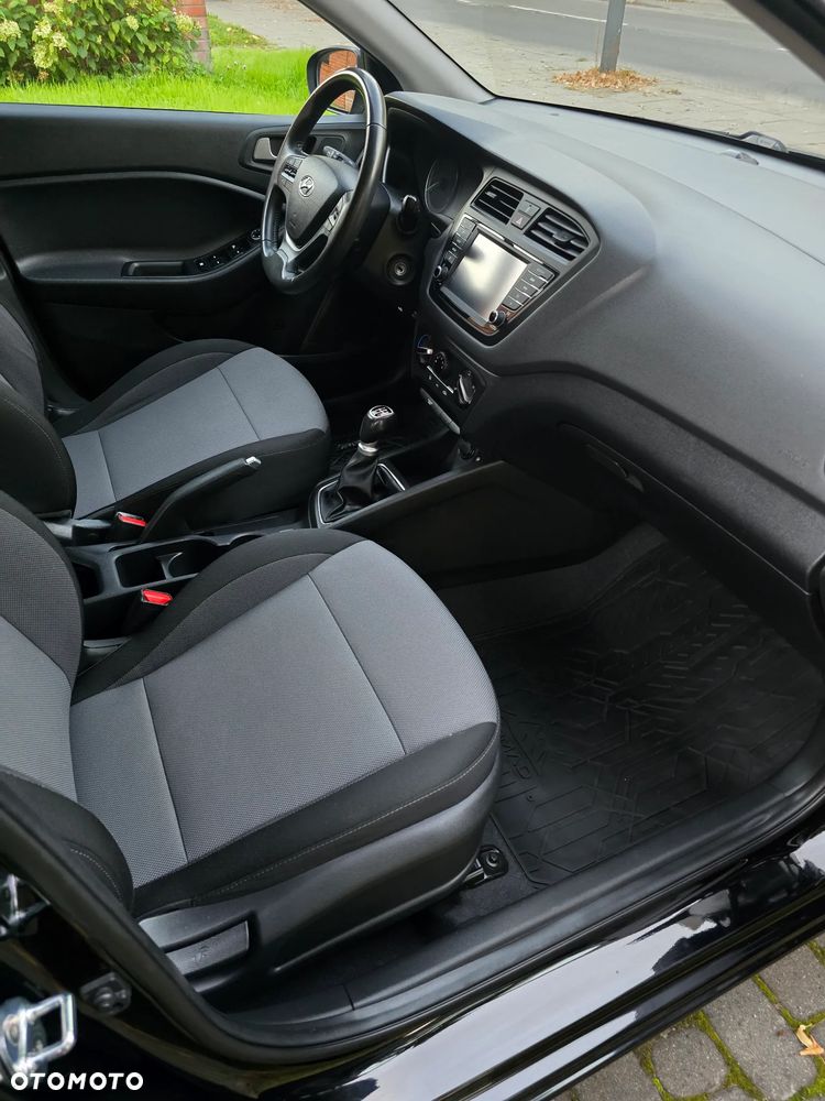 Hyundai i20 - 27