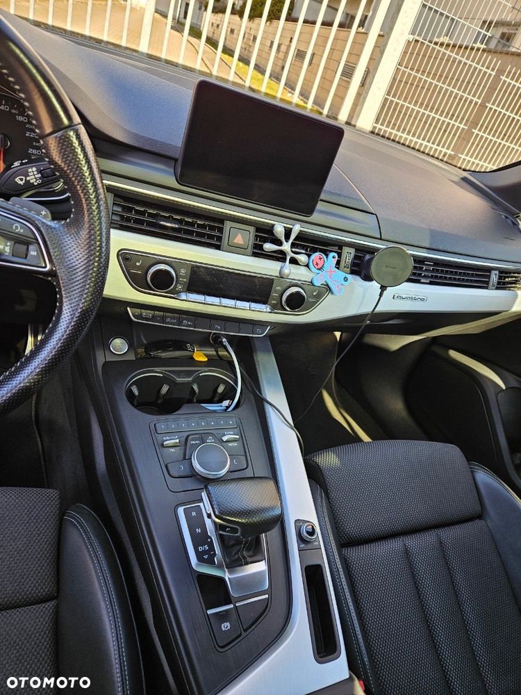 Audi A4 Avant 2.0 TDI Quattro S tronic - 24