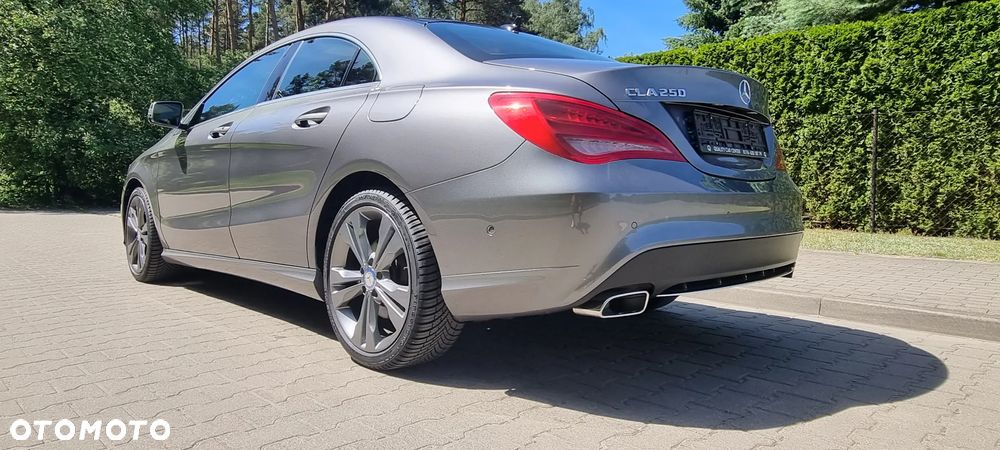 Mercedes-Benz CLA 250 4Matic 7G-DCT UrbanStyle Edition - 17