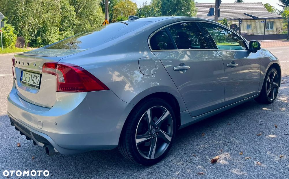 Volvo S60 D2 R-Design - 13