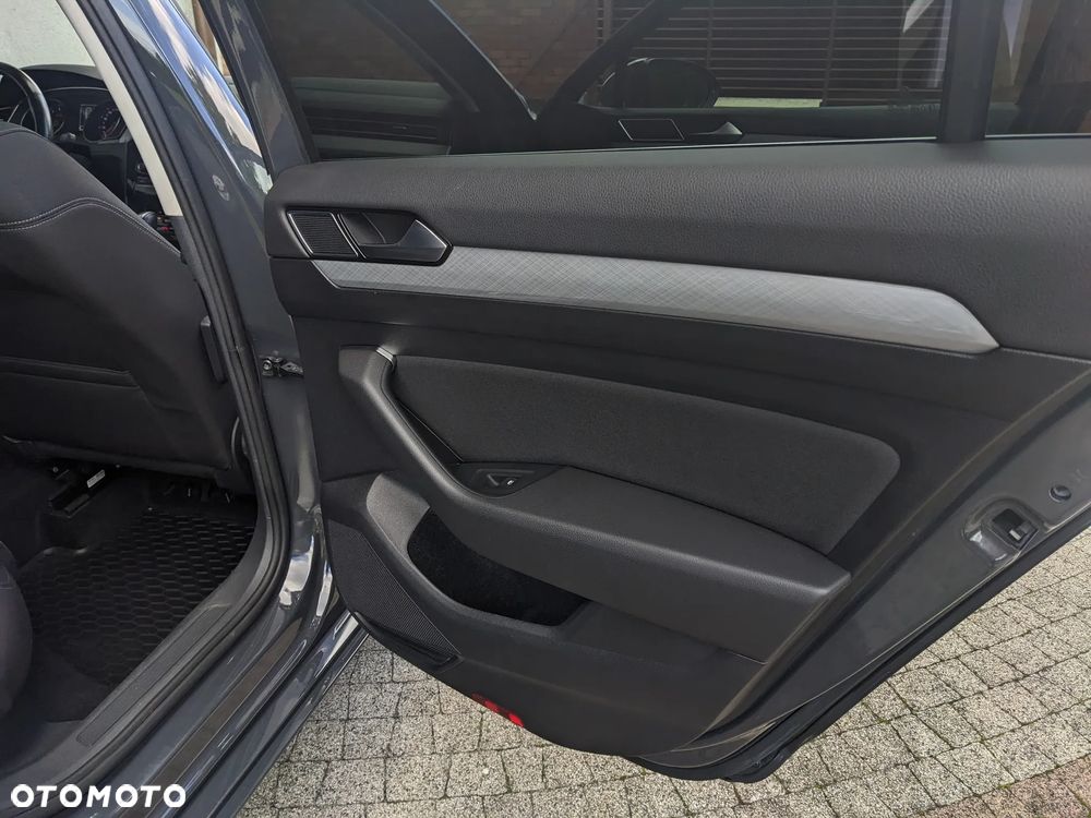 Volkswagen Passat 1.5 TSI EVO Business DSG - 31