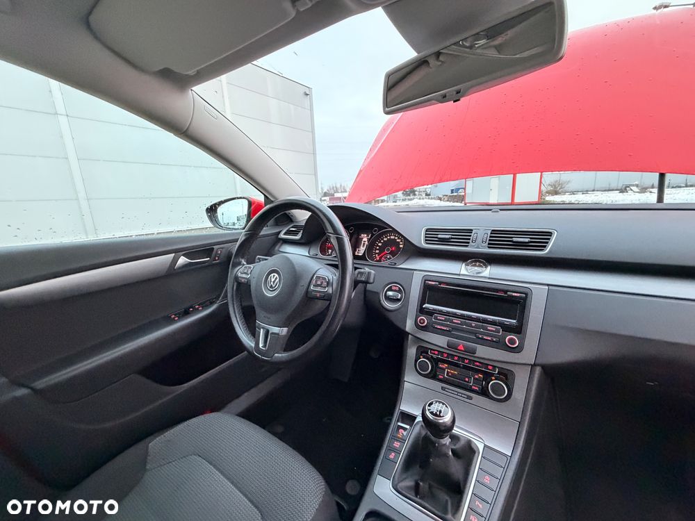 Volkswagen Passat Variant 2.0 TDI DPF Sportline - 15