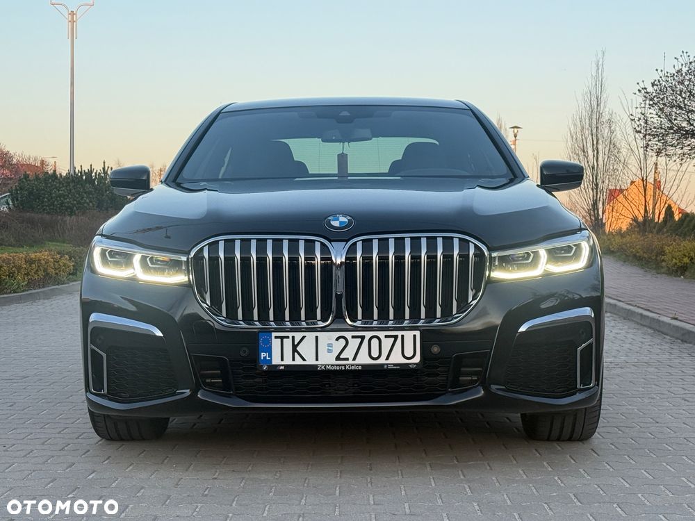 BMW Seria 7 730d xDrive mHEV - 27