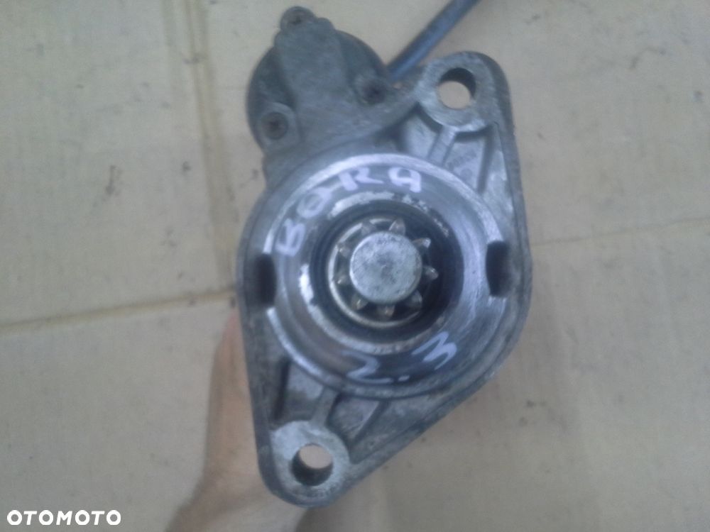 Volkswagen Bora 2.3 benzyna rozrusznik - 5