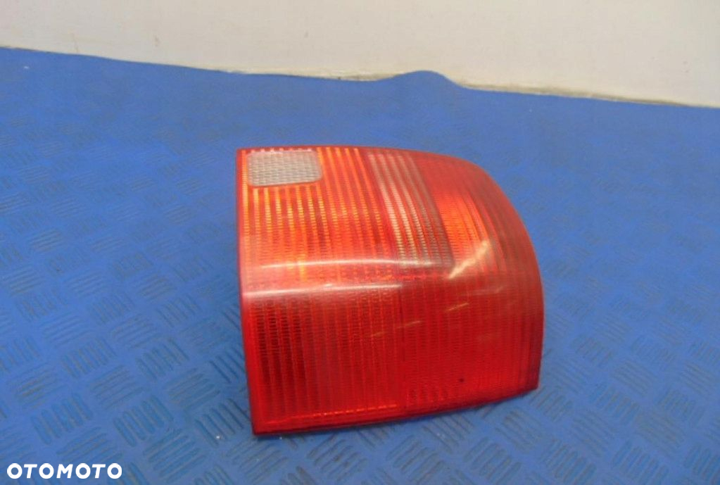 VOLKSWAGEN PASSAT B5 LAMPA TYLNA PRAWA - 2