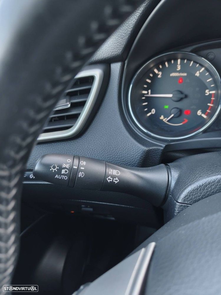 Nissan Qashqai 1.5 dCi N-Connecta - 9