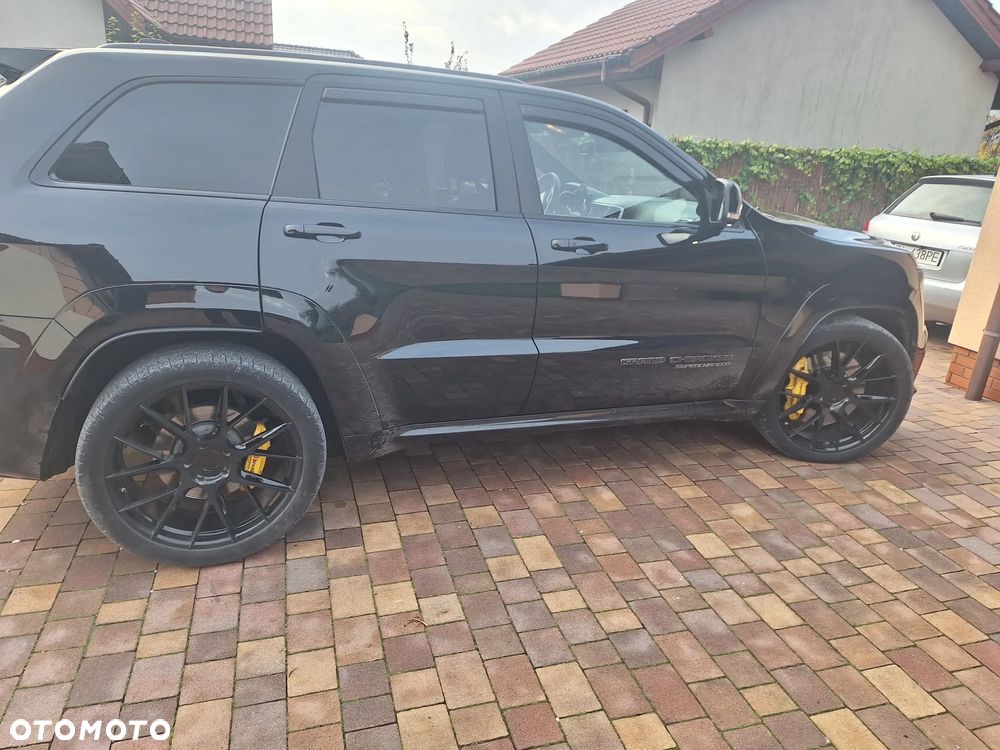 Jeep Grand Cherokee - 16